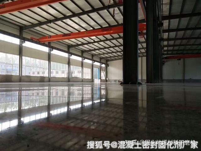 無塵車間地面都是這么造出來的，搞裝修的你認(rèn)識這種材料嗎
