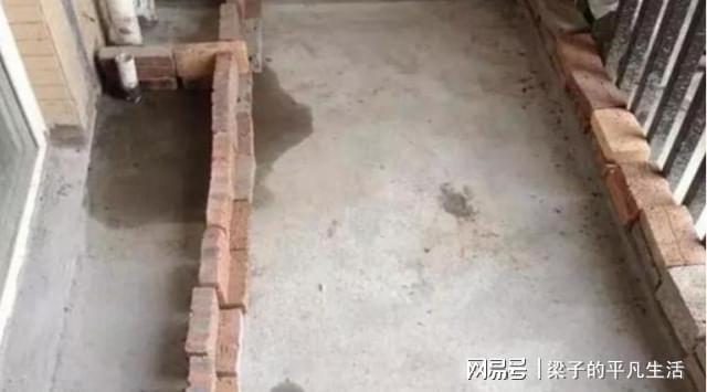 看到鄰居家把陽臺架空，業(yè)主也想要做，而朋友卻說麻煩大了